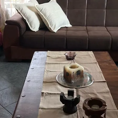 Elenis アパート